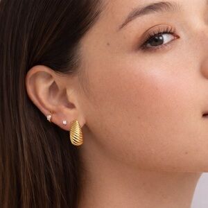 Textured Gold Earrings – 18K Gold Plated